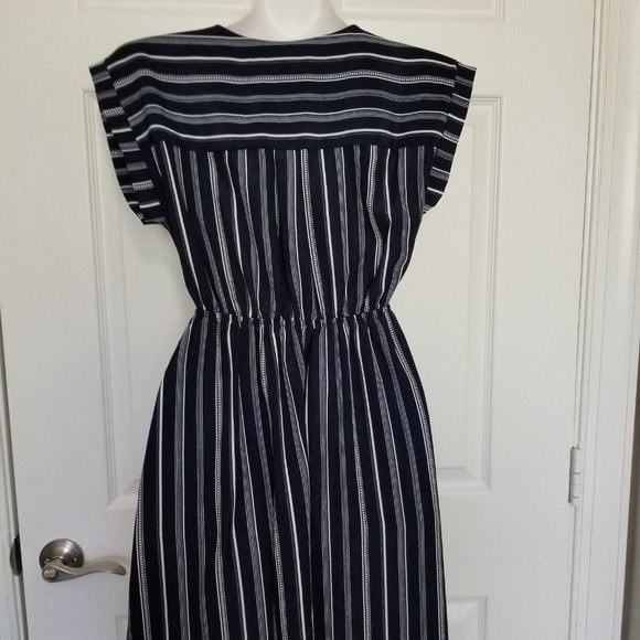 Monteau Los Angeles blue & white striped dress Size Medium - Picture 5 of 8